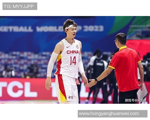 王哲林领衔中国男篮新一代崛起之路展现无限可能与希望 王哲林领衔中国男篮新一代崛起之路展现无限可能与希望